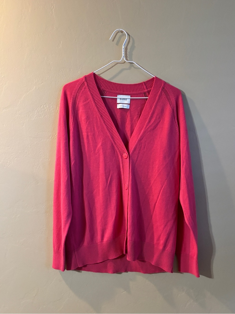 Barrie Scotland 100% Cashmere Women’s Pink Crew Neck Button Cardigan Size Medium